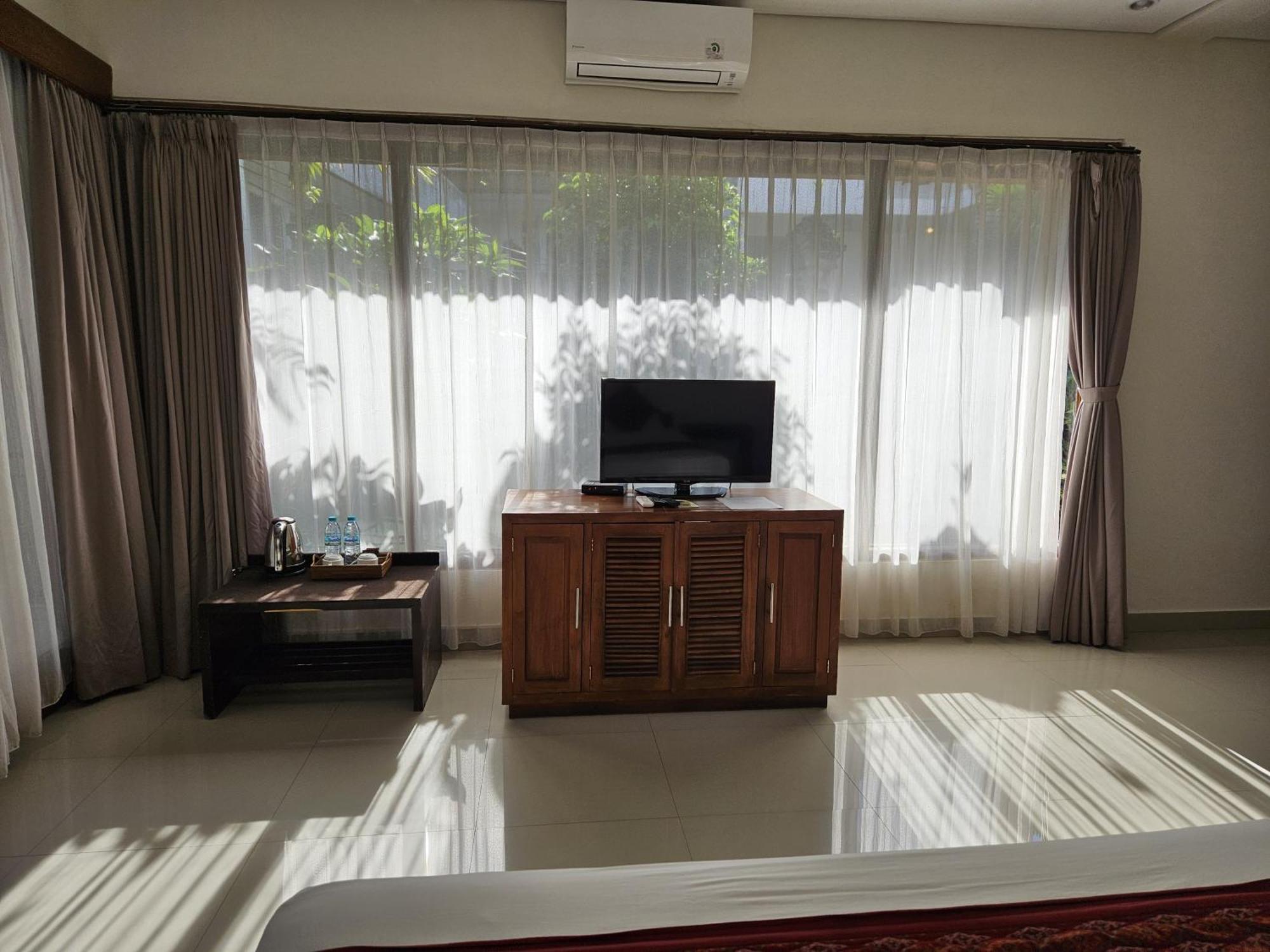 Putri Ayu 3*